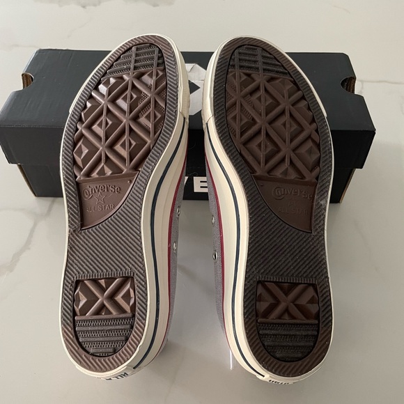 Brand New Women’s Converse Size 6.5US - Picture 3 of 4